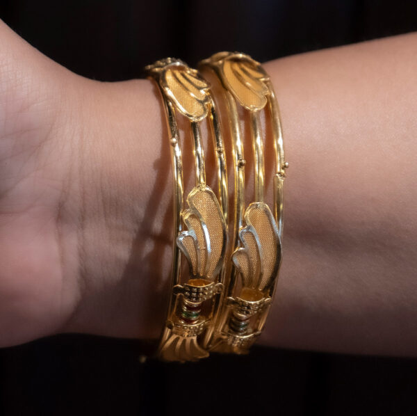 Fashion bangles(pair) - Image 4